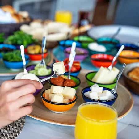 מלון Sheraton Grand 5*