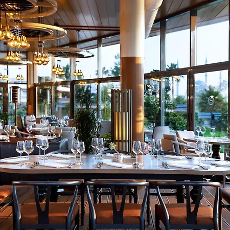 Sheraton Grand מלון 5*
