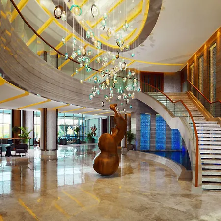 מלון Sheraton Grand