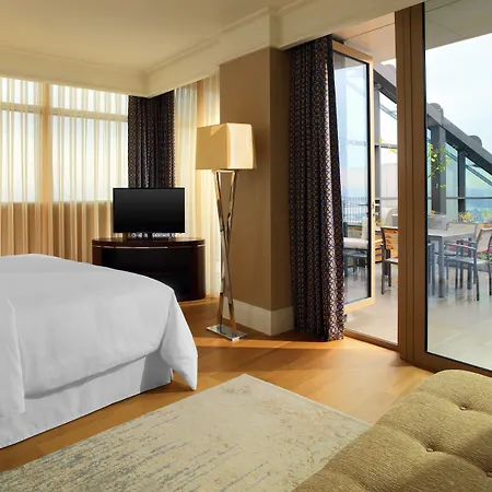 מלון Sheraton Grand 5*