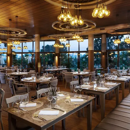 Sheraton Grand מלון 5*