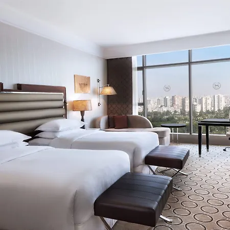 Sheraton Grand מלון 5*