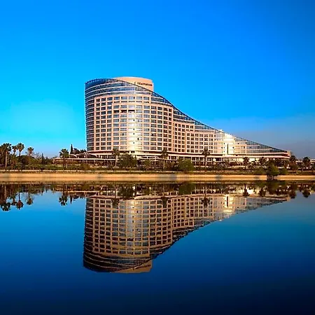 Sheraton Grand Hotel 5*