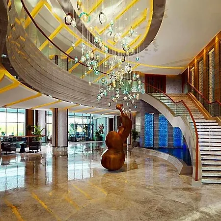 מלון Sheraton Grand