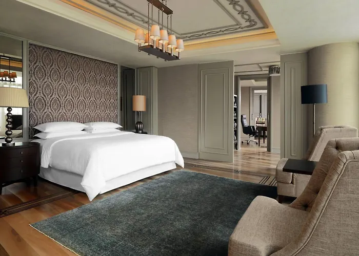 Sheraton Grand Готель