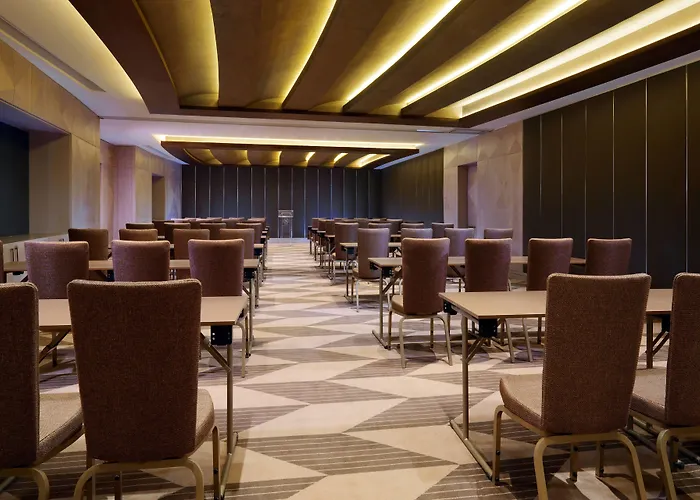 Sheraton Grand Готель Адана